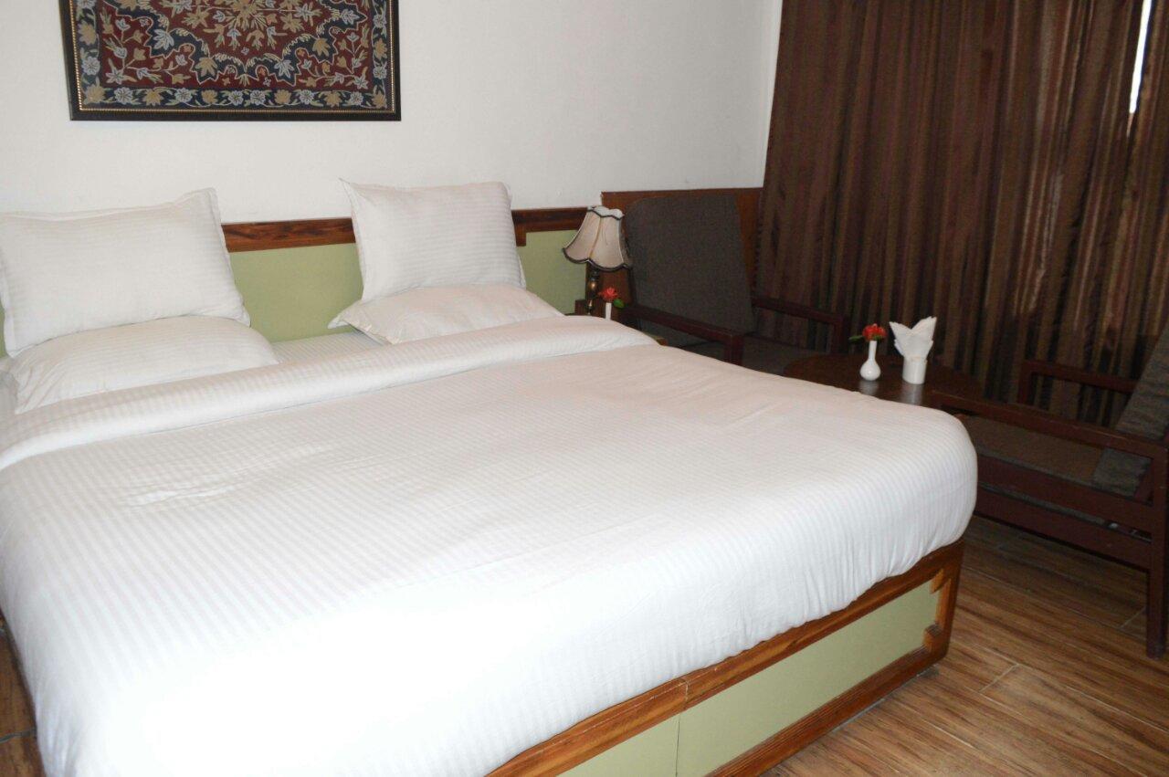 Standard Hotel And Resturant Srīnagar Exterior foto